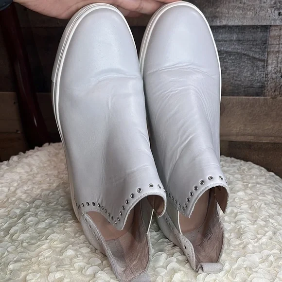 Chelsea & Violet Milo in Gray Leather size 9 - Picture 8 of 10